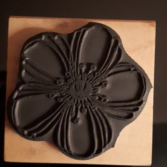 GORGEOUS Flower Rubber Stamp- New!! - Picture 2 of 3